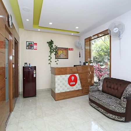 Oyo 10228 Hotel Chandramouli Jaipur Bagian luar foto