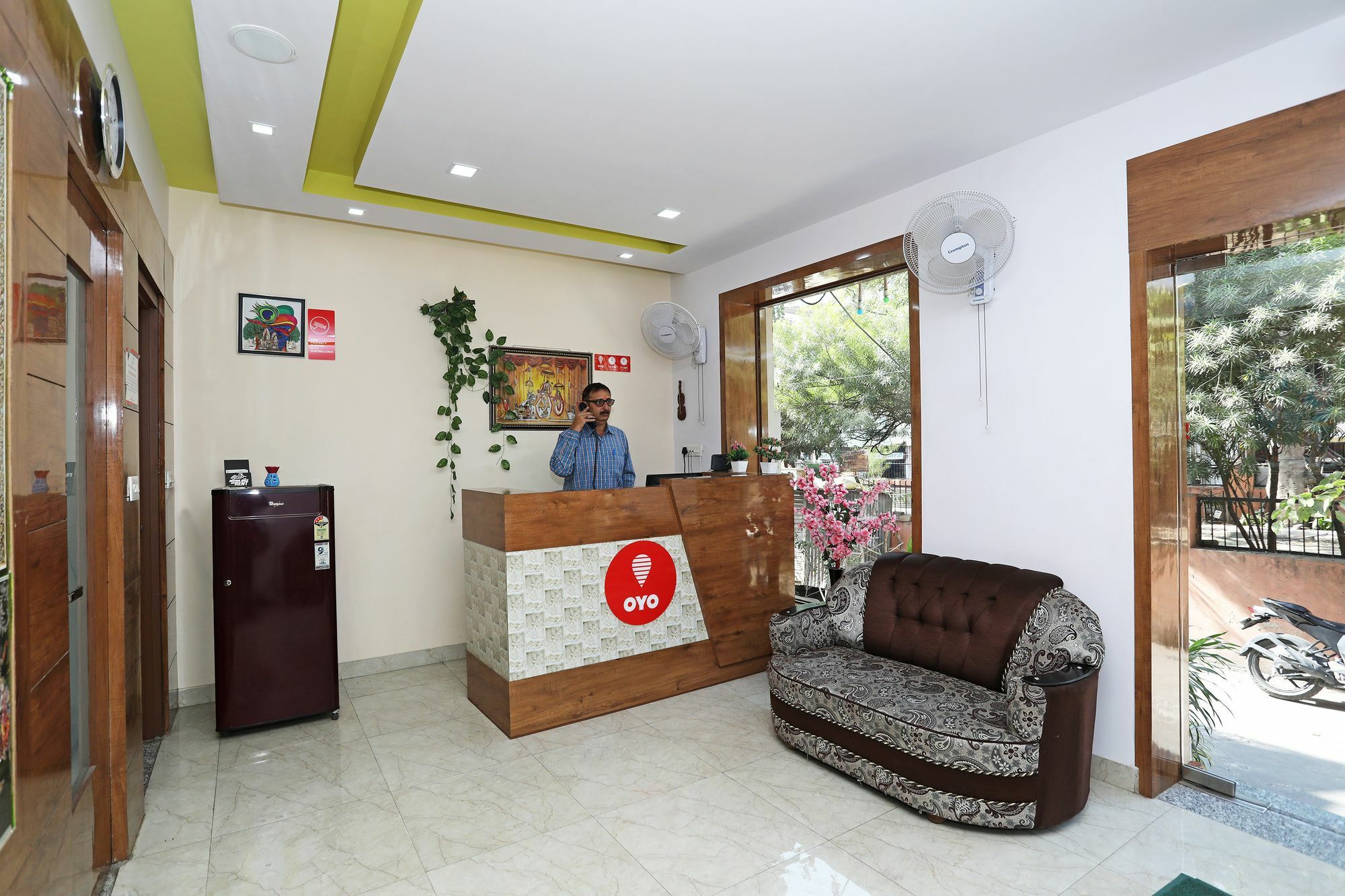 Oyo 10228 Hotel Chandramouli Jaipur Bagian luar foto